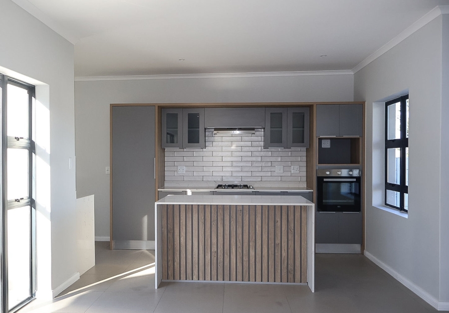 3 Bedroom Property for Sale in Pinelands Eastern Cape